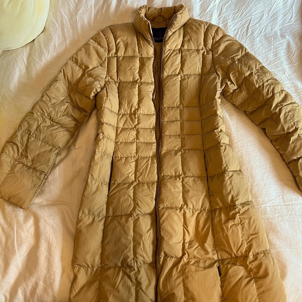 Vintage moncler womens puffer tan size 2 fits a medium authentic